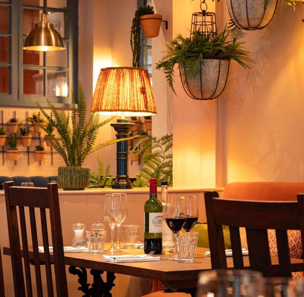 Cover Image for A show of hands for Heartwood