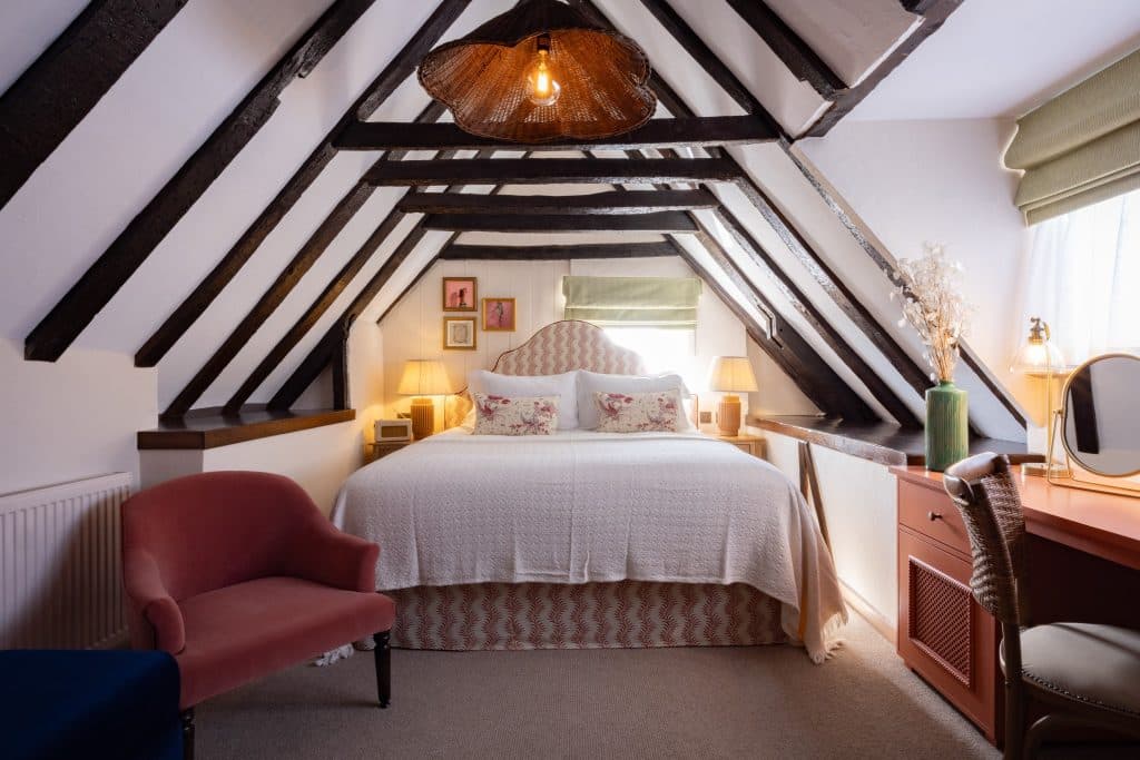 Cover Image for Getaway with your Beau this Valentine’s Weekend at a Heartwood Inn